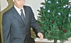 Путин встретит Новый год с елкой, Фрадков - c внучкой, а Ельцин - с куропатками