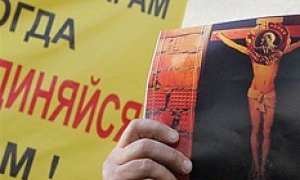 «По квартирам и за границу!»