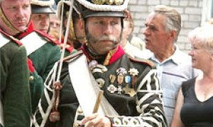 «Чуть утро осветило пушки…»