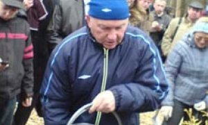 Юрий Лужков отправляет безработных на лесоповал