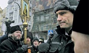В Киеве могут пустить в ход огнестрельное оружие