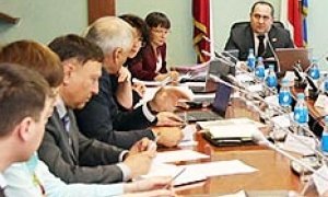 Приморских депутатов подвели кризис и жены