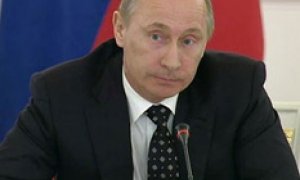 Владимир Путин отодвигает войска и пододвигает выборы