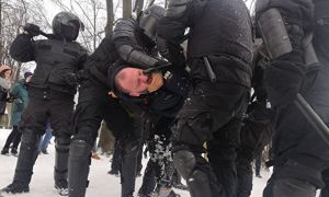 В Петербурге силовики жестко задерживают участников протестной акции