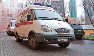 В центре Москвы у одного из зданий обрушился балкон. Есть пострадавшие  