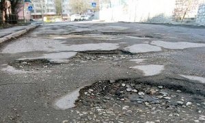 В Алтайском крае водители идут на курсы акушерства из-за плохих дорог