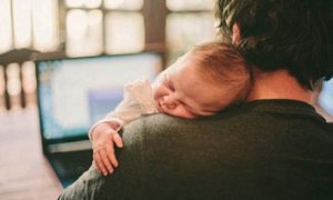 Российским мужчинам предоставят оплачиваемый отпуск в связи с рождением ребенка