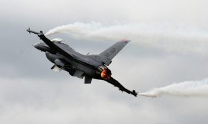 В США истребитель F-16 столкнулся с частным самолетом. Пилот военного самолета выжил