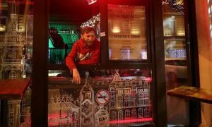 В Петербурге бары и рестораны возобновили работу после пятидневного перерыва