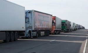 В Петербурге колонна из 500 фур блокировала движение около Смольного