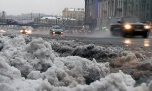 Москвичи пожаловались на плохую уборку снега