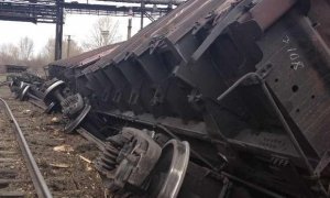 В Саратовской области с рельсов сошли вагоны грузового поезда  