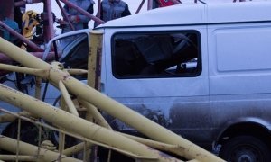 В Омске рухнувший из-за перегруза строительный кран убил четырех человек
