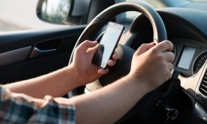Водителям запретят пользоваться любыми «отвлекающими» гаджетами за рулем