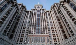 Россияне в условиях финансового кризиса скупают элитное жилье  