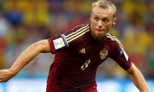 Полузащитник Денис Глушаков получил травму накануне первого матча Евро-2016
