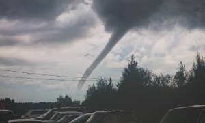 В Сургуте прошел настоящий торнадо. Разрушений нет
