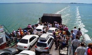 Оператор Керченской переправы попросил туристов воздержаться от поездок в Крым  