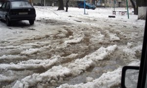 Власти Урала бросили все силы на уборку улиц от снега перед визитом Путина