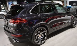 Замглавы сибирского Росрезерва получил взятку в виде автомобиля Porsche Cayenne