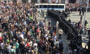 Участники акций «Путин нам не царь» подают в СКР заявления на полицейских о побоях