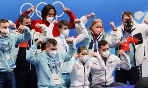 Российские фигуристы завоевали золото в командном турнире на Играх в Пекине