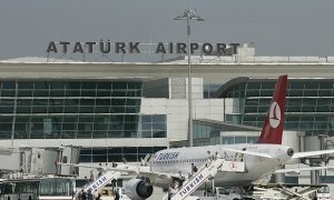 В аэропорту Стамбула подорвались два террориста-смертника  