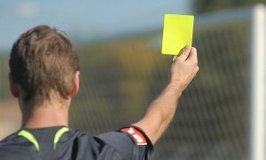 ФИФА предложила отменить офсайды и желтые карточки
