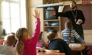 РПЦ разработала для школ учебный курс «Нравственные основы семейной жизни»