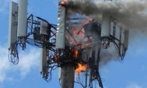 В Северной Осетии местные жители испугались облучения от вышки сотовой связи и сожгли ее