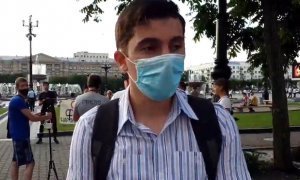 Полиция Хабаровска возбудила дело по факту избиения ведущего YouTube-канала «Штаба Навального»