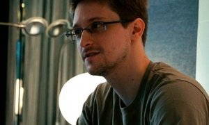 Эдвард Сноуден разрабатывает чехол для iPhone от слежки спецслужб  