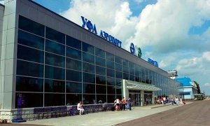 В аэропорту Уфы пассажиры Azur Air устроили скандал из-за задержки рейса  