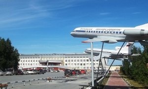 Самолет с главой Якутии на борту совершил вынужденную посадку в Нижневартовске