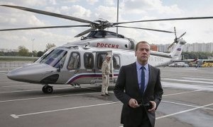 Вертолет Дмитрия Медведева привел к задержкам пассажирских рейсов в «Шереметьево»   