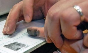 В МВД настаивают на обязательном сборе отпечатков пальцев с россиян