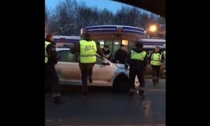 Во Владимире сотрудники ДПС использовали гражданские автомобили для заслона при поимке нарушителя