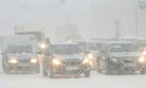 Московских водителей предупредили о сложной ситуации на дорогах после снегопада