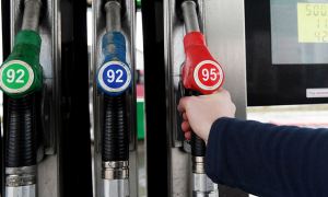 Власти запретят экспорт бензина за границу для снижения внутренних цен на топливо