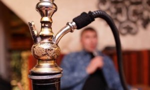 В российских ресторанах и барах запретят курение кальянов и вейпов