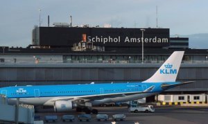 В аэропорту Амстердама полиция задержала журналистку «Новой газеты» и сотрудницу «Мемориала»