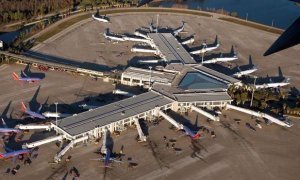 В аэропорту Орландо совершил экстренную посадку самолет Boeing 737 MAX