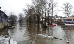 В Вологодской области из-за паводка введен режим ЧС. Людей эвакуируют в пункты временного проживания