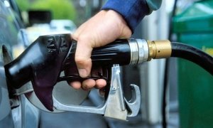 Бензин в регионах подорожал до 50 рублей за литр 