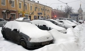 В Ярославле из-за снегопада водителей попросили пересесть на автобусы. Проезд для них будет бесплатным