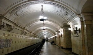 На Кольцевой линии московского метро остановилось движение из-за пассажира