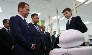 Дмитрий Медведев предложил заменить игроков сборной по футболу роботами