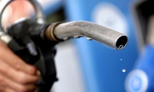 Минпромторг установил размер штрафа за недолив бензина на АЗС