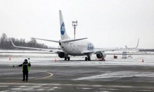 Самолет авиакомпании «ЮТэйр» вернулся в аэропорт вылета из-за отказа двигателя