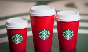Сети кофеен Starbucks пригрозили бойкотом из-за рождественских стаканов